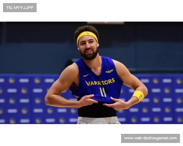 勇士主场致敬克莱-汤普森，客场球迷掌声致敬